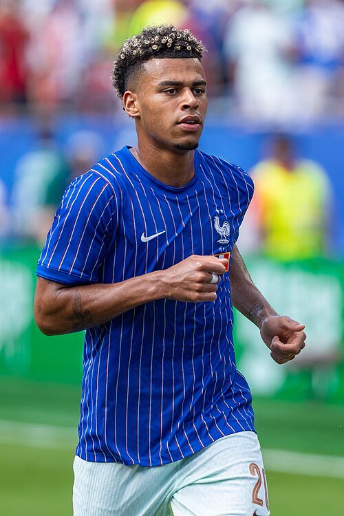 Désiré Doué playing for France